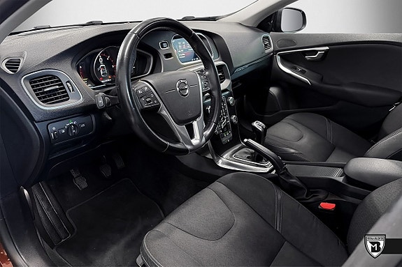 Volvo V40 Cross Country 11 of 24