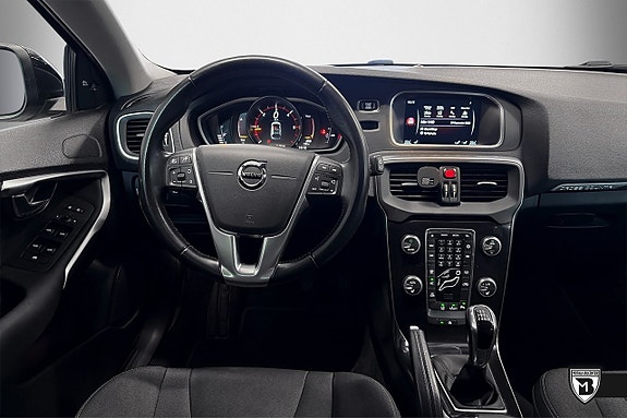 Volvo V40 Cross Country 12 of 24