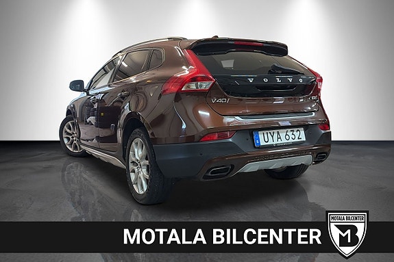 Volvo V40 Cross Country 6 of 24