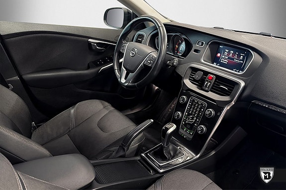 Volvo V40 Cross Country 13 of 24
