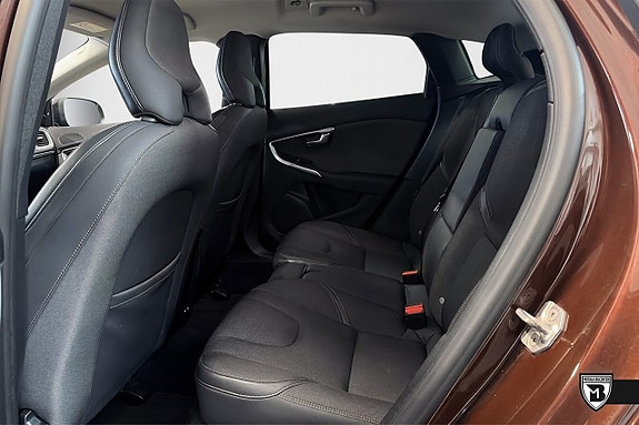 Volvo V40 Cross Country 15 of 24