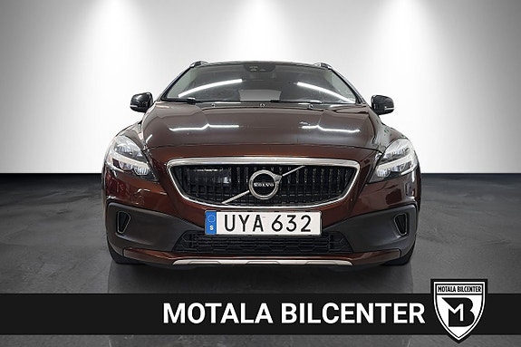 Volvo V40 Cross Country 2 of 24