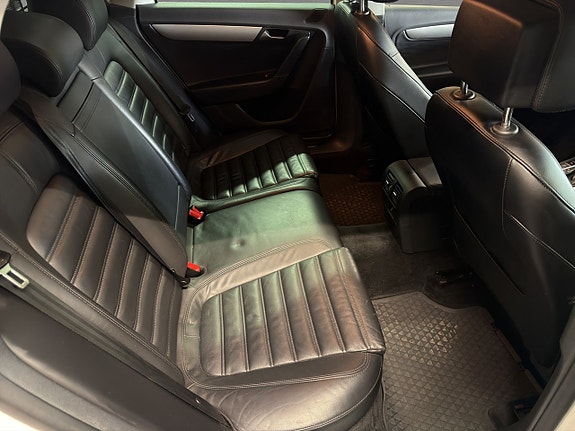 Volkswagen Passat Alltrack 18 of 20