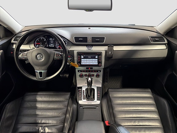 Volkswagen Passat Alltrack 13 of 20