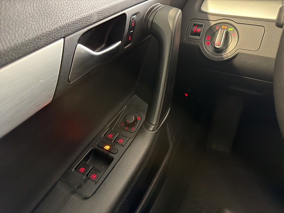 Volkswagen Passat Alltrack 10 of 20