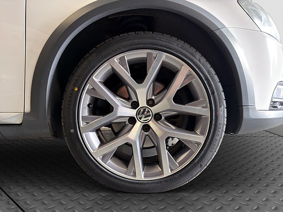 Volkswagen Passat Alltrack 19 of 20