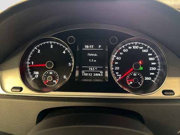 Volkswagen Passat Alltrack 12 of 20