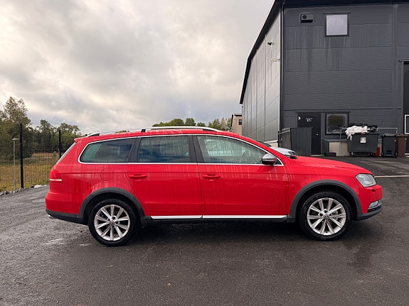 Volkswagen Passat Alltrack 3 of 12