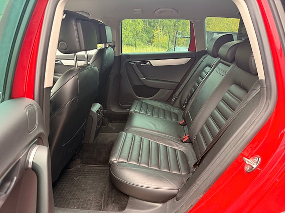 Volkswagen Passat Alltrack 9 of 12
