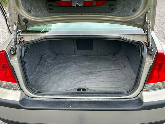 Volvo S60 8 of 9