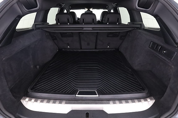 BMW 330e 18 of 30
