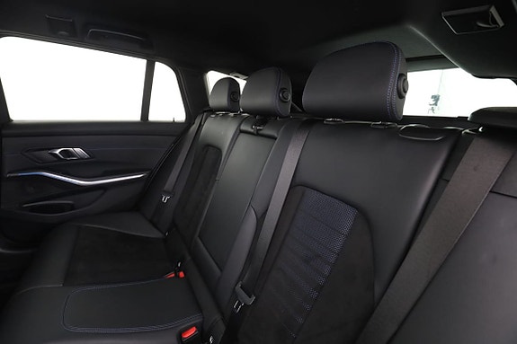 BMW 330e 15 of 30