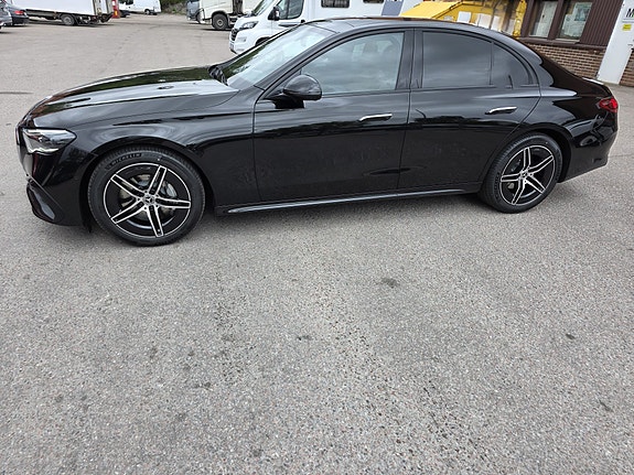 Mercedes-Benz E220 d 7 of 14