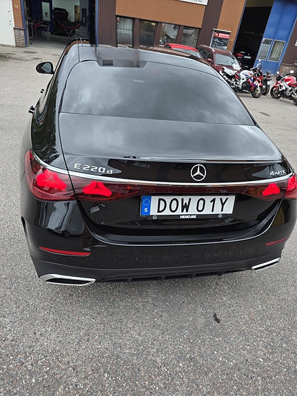 Mercedes-Benz E220 d 12 of 14