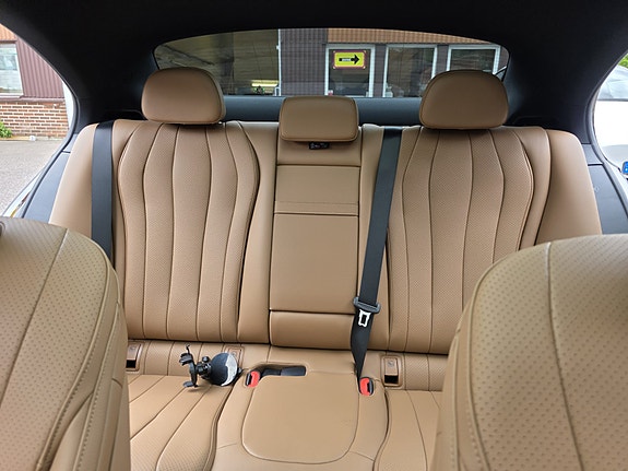 Mercedes-Benz E220 d 3 of 14