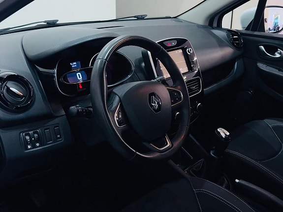 Renault Clio 10 of 21