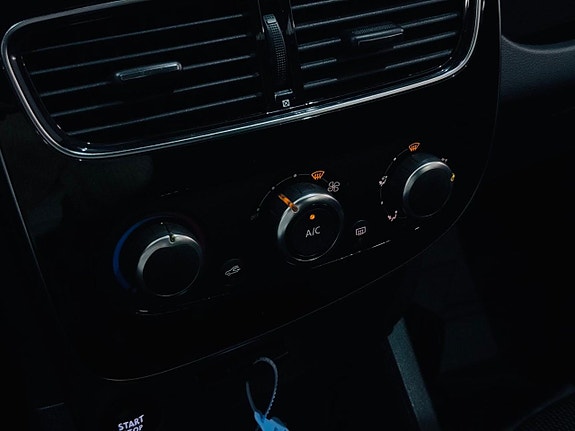Renault Clio 12 of 21
