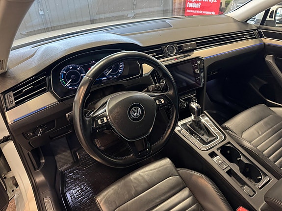 Volkswagen Passat 14 of 19