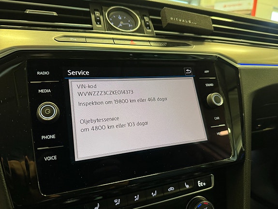 Volkswagen Passat 18 of 19