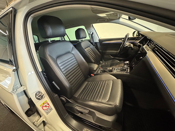 Volkswagen Passat 10 of 19