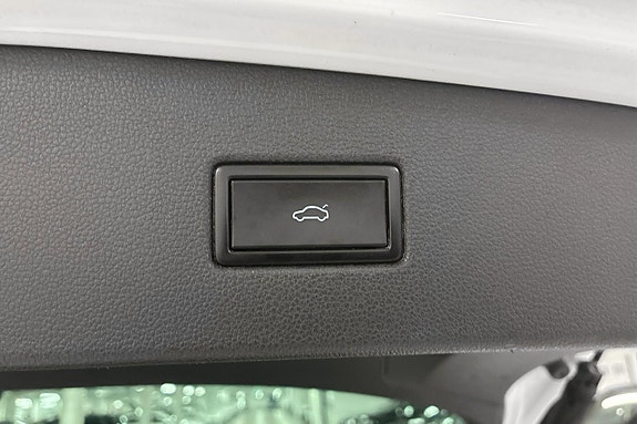 Volkswagen Tiguan 18 of 23
