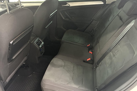 Volkswagen Tiguan 16 of 23