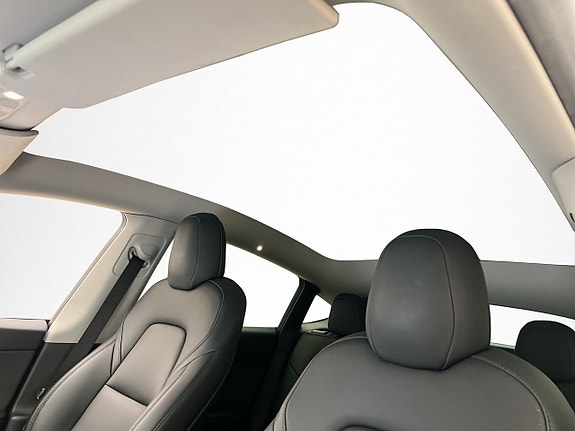 Tesla Model Y 11 of 30