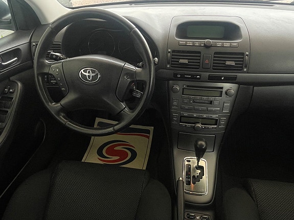 Toyota Avensis 12 of 22