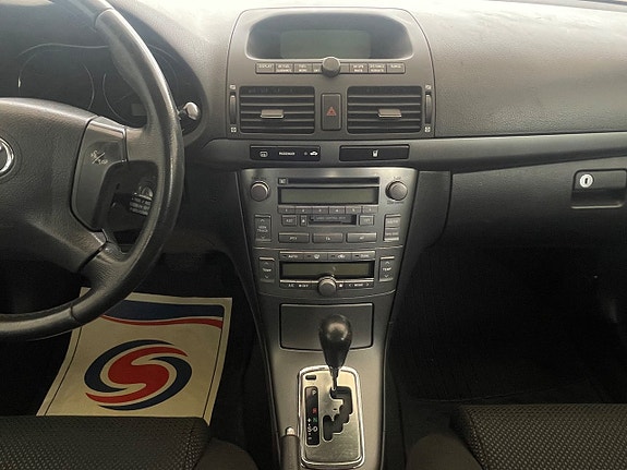 Toyota Avensis 14 of 22
