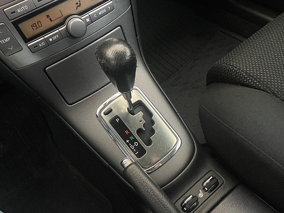 Toyota Avensis 21 of 22
