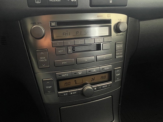 Toyota Avensis 20 of 22