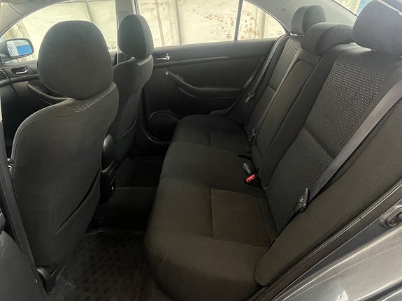Toyota Avensis 7 of 22