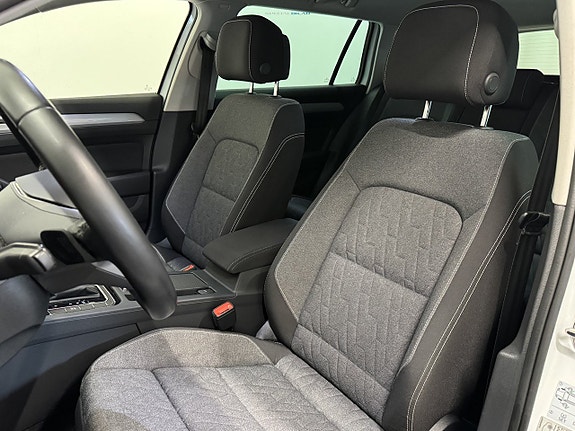 Volkswagen Passat 5 of 23