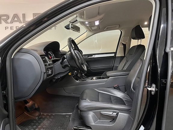 Volkswagen Touareg 13 of 18