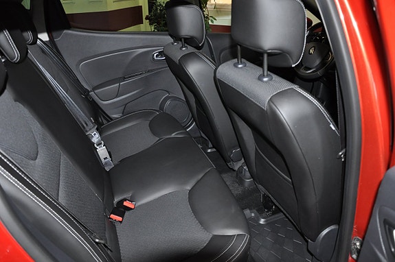 Renault Clio 10 of 14