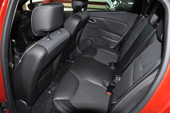 Renault Clio 12 of 14