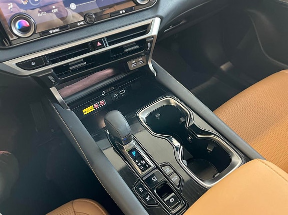 Lexus RX450h 17 of 23