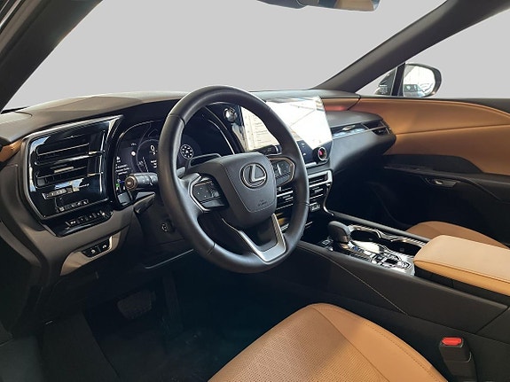 Lexus RX450h 10 of 23
