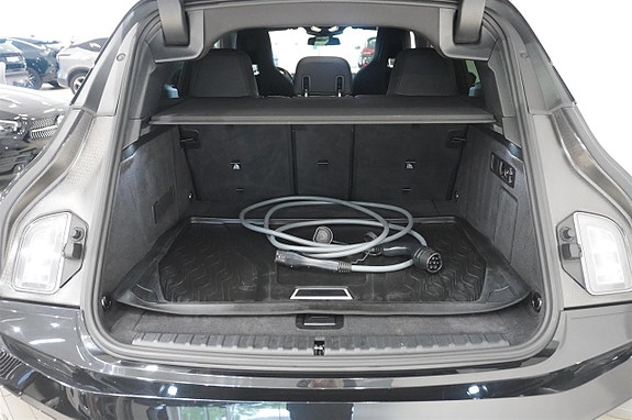 BMW iX 18 of 21