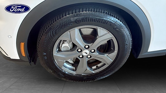 Ford Mustang Mach-E 9 of 12