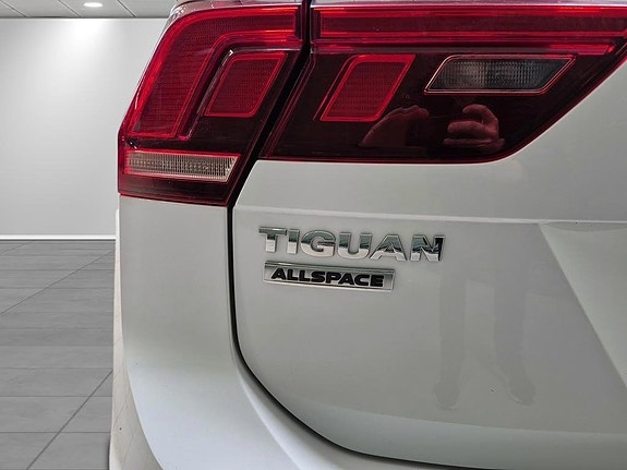 Volkswagen Tiguan Allspace 14 of 15