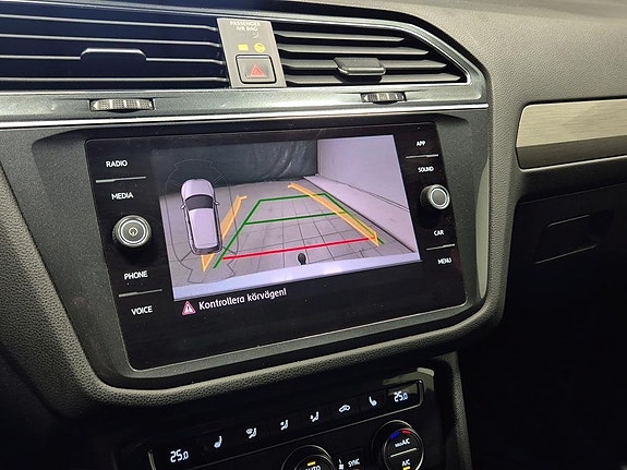 Volkswagen Tiguan Allspace 8 of 15