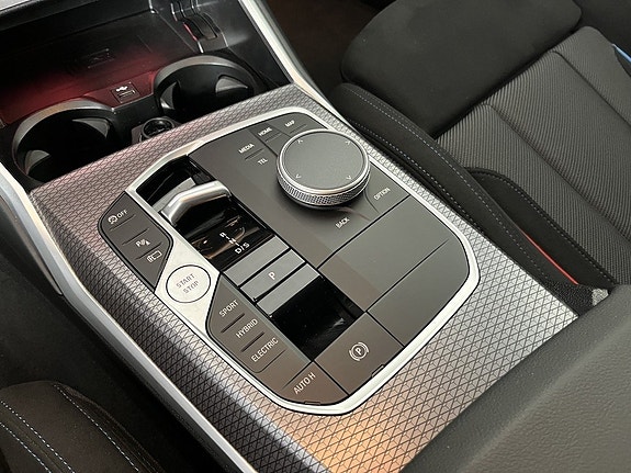 BMW 330e 8 of 16
