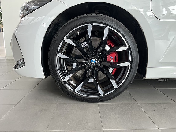 BMW 330e 4 of 16