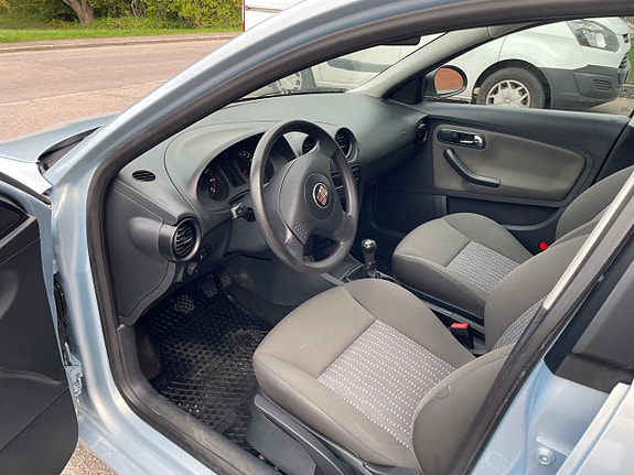 Seat Ibiza 7 of 13
