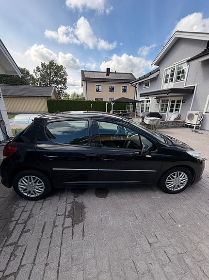 Peugeot 207 2 of 6