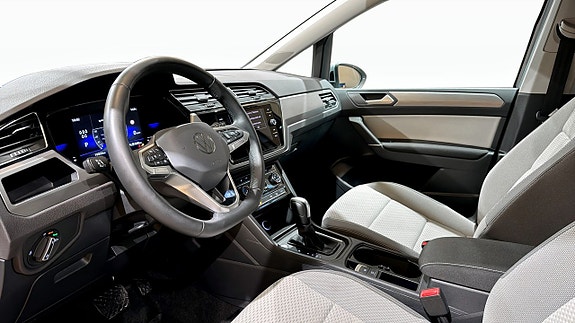 Volkswagen Touran 7 of 22