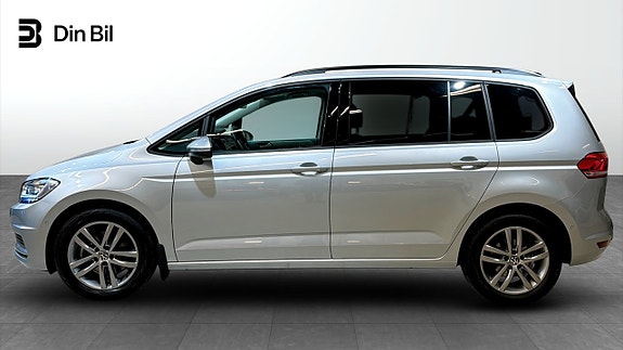 Volkswagen Touran 2 of 22