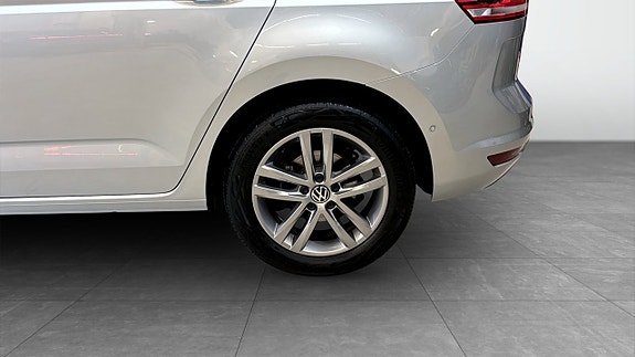 Volkswagen Touran 6 of 22