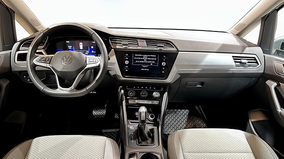 Volkswagen Touran 10 of 22